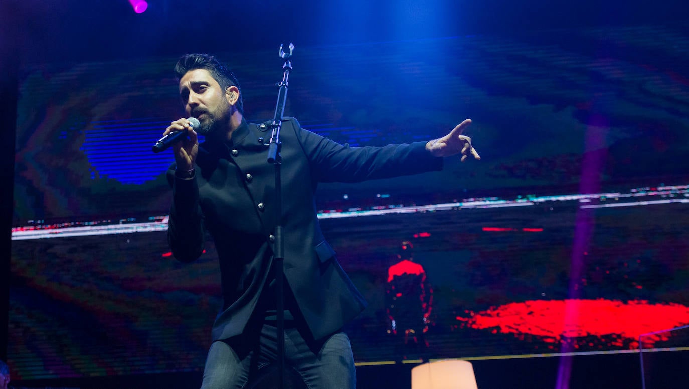 Fotos: Alex Ubago arrasa en Sagües