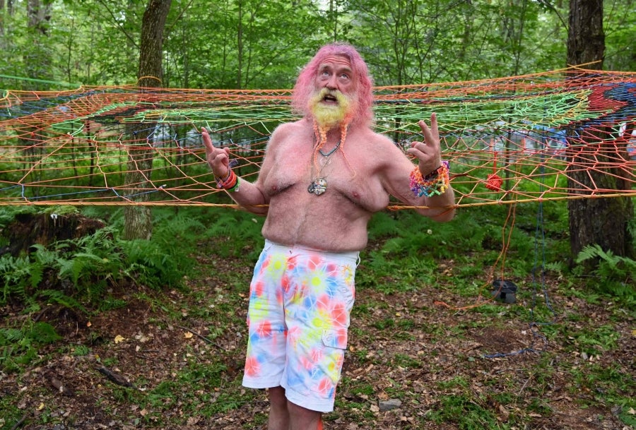 Woodstock se ha convertido en un festival de referencia para los amantes de la naturaleza, la música y la historia. Situada al norte de Nueva York, la ciudad que da su nombre al Festival fue el refugio de grandes músicos como Bob Dylan o Jimmy Hendrix. Actualmente, recibe la visita de cientos de personas que desean pasar un fin de semana rodeados de buenas vibraciones, música, paz y amor. 