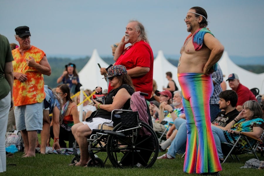 Woodstock se ha convertido en un festival de referencia para los amantes de la naturaleza, la música y la historia. Situada al norte de Nueva York, la ciudad que da su nombre al Festival fue el refugio de grandes músicos como Bob Dylan o Jimmy Hendrix. Actualmente, recibe la visita de cientos de personas que desean pasar un fin de semana rodeados de buenas vibraciones, música, paz y amor. 