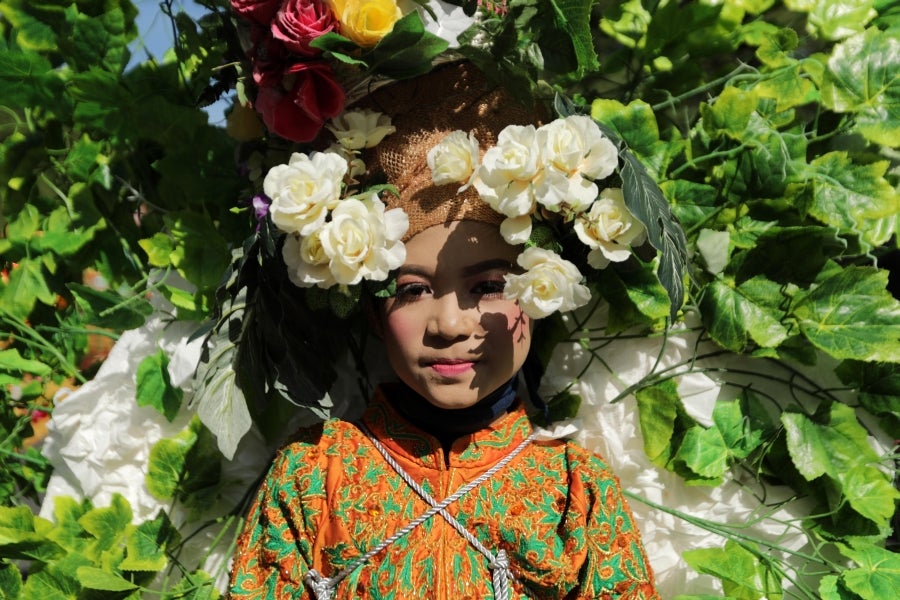 En Banda Aceh, Indonesia, celebran el 74 aniversario de la Independencia del país con un gran carnaval que reúne a vecinos y estudiantes entorno a creativas creaciones. 