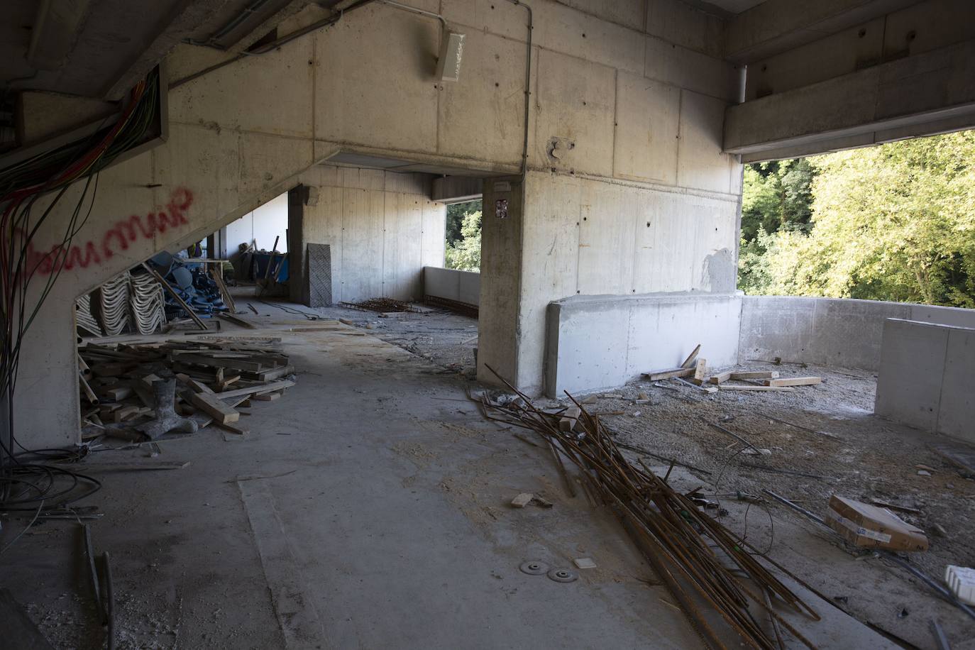 Fotos: Los nuevos asientos llegan al estadio de Anoeta