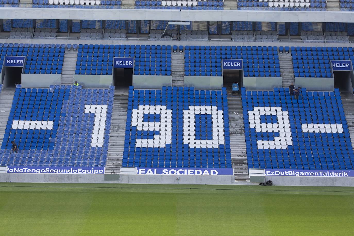 Fotos: Los nuevos asientos llegan al estadio de Anoeta