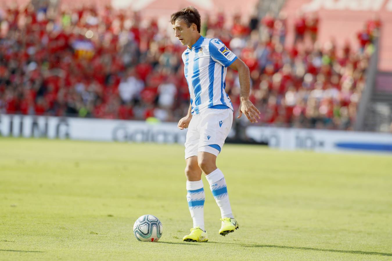 El recién ascendido Mallorca y la Real Sociedad se miden en Son Moix. 