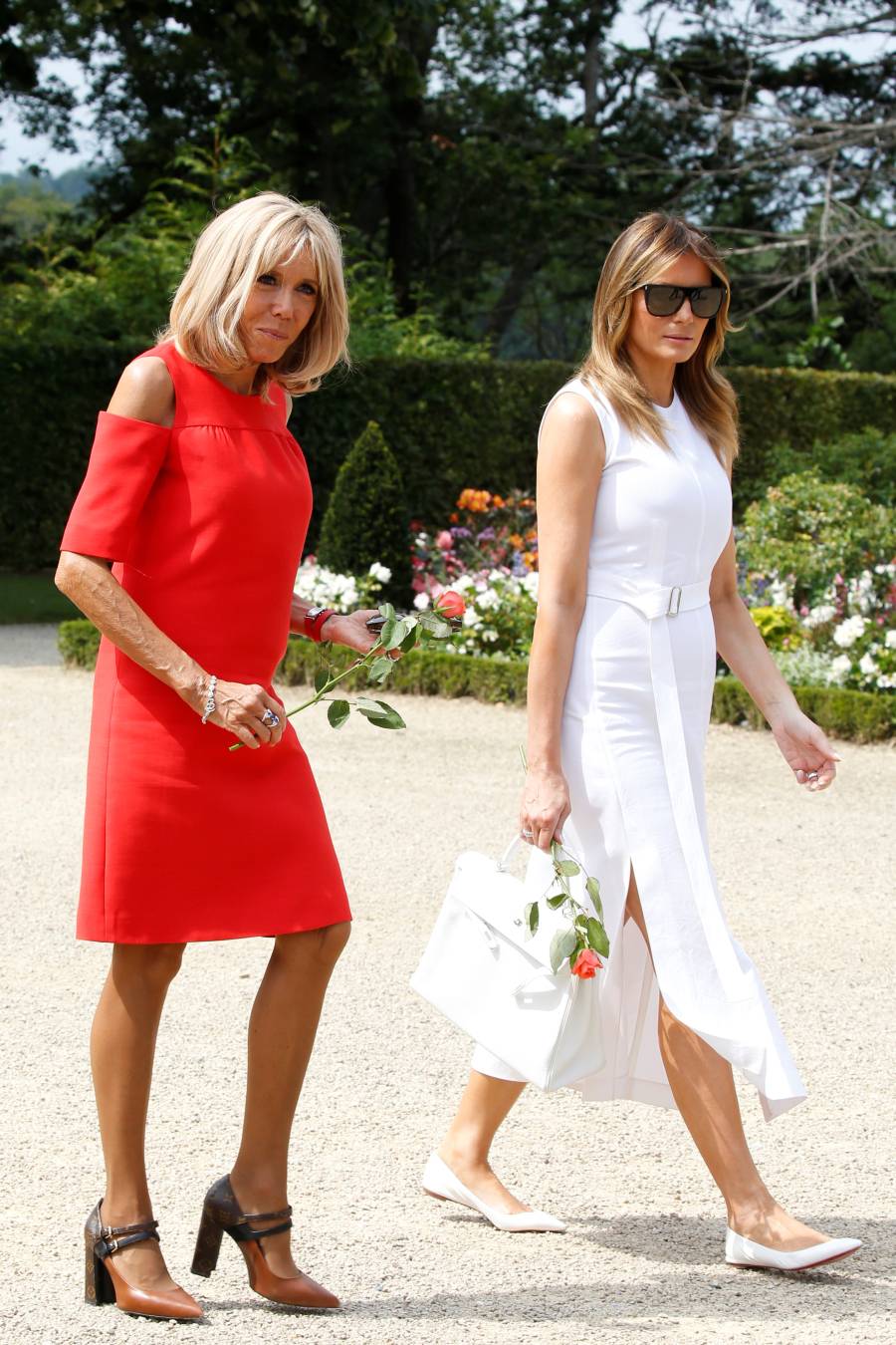 Mientras ellos (y Merkel) se reunían en Biarritz con motivo de la cumbre del G-7, ellas han aprovechado para realizar de forma conjunta diferentes actividades. Han ido a comprar pimientos, han presenciado un aurresku, han visto un partido de pelota... No han parado. 