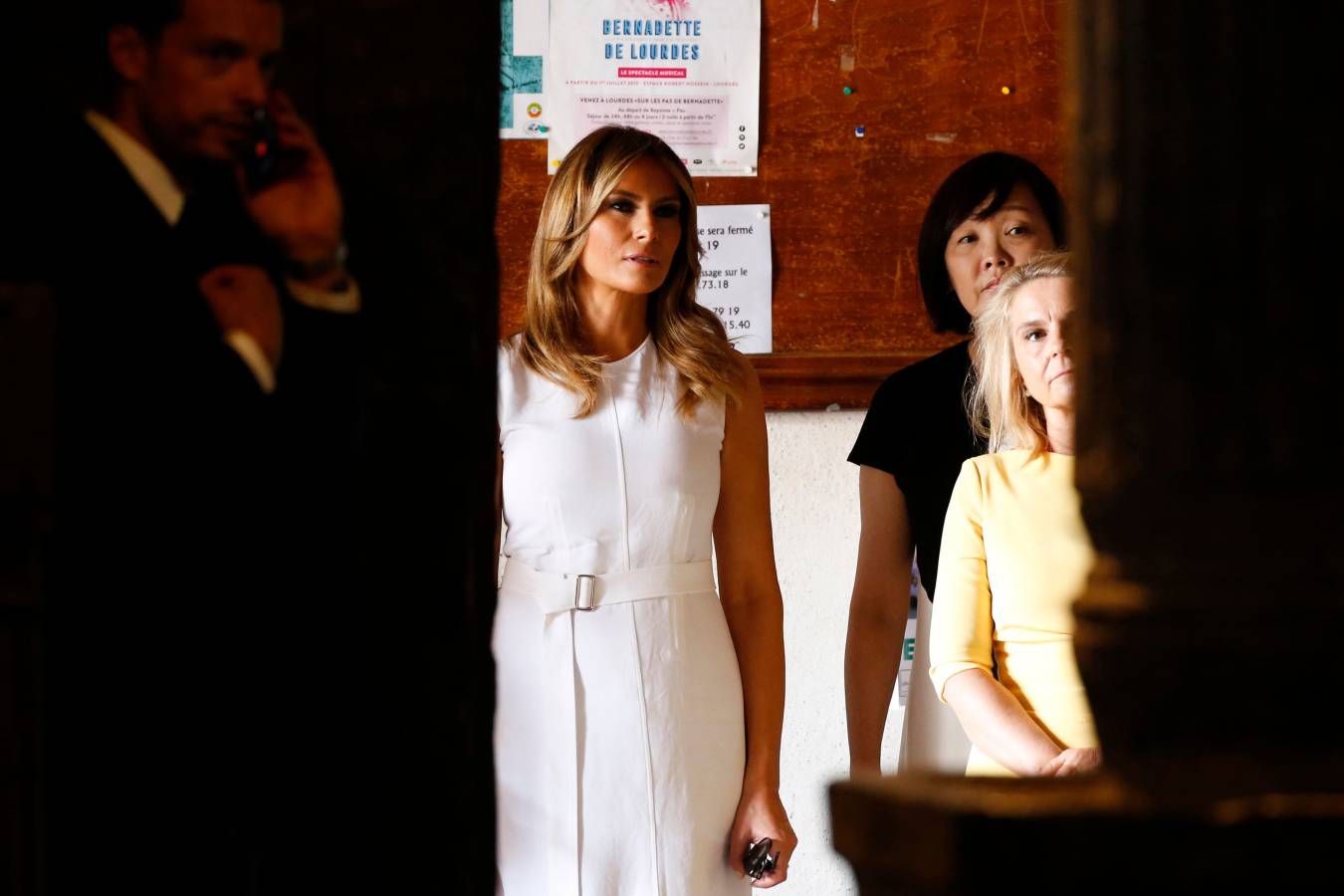 Mientras ellos (y Merkel) se reunían en Biarritz con motivo de la cumbre del G-7, ellas han aprovechado para realizar de forma conjunta diferentes actividades. Han ido a comprar pimientos, han presenciado un aurresku, han visto un partido de pelota... No han parado. 