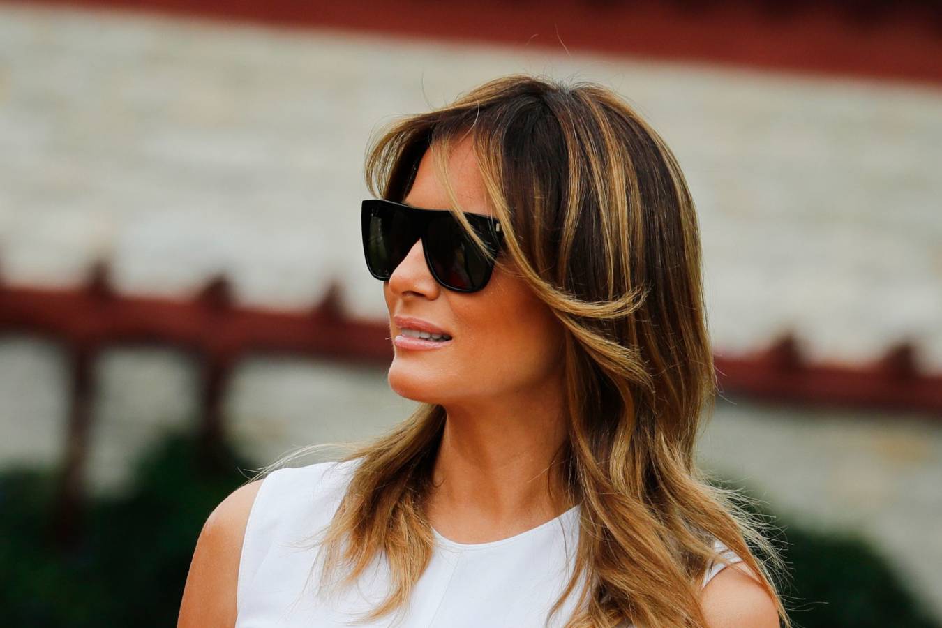 Mientras ellos (y Merkel) se reunían en Biarritz con motivo de la cumbre del G-7, ellas han aprovechado para realizar de forma conjunta diferentes actividades. Han ido a comprar pimientos, han presenciado un aurresku, han visto un partido de pelota... No han parado. 