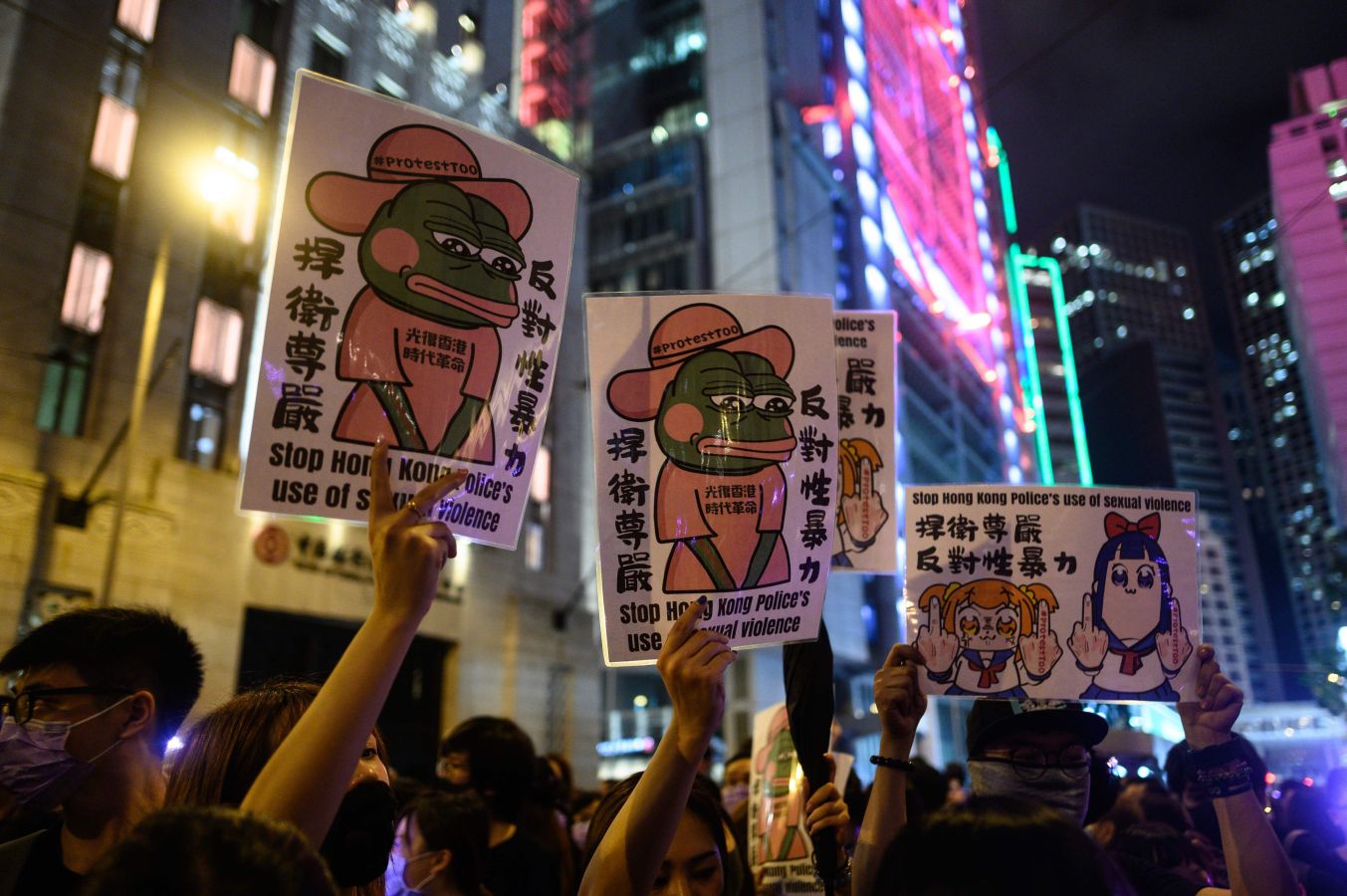 Fotos: Hong Kong se tiñe de morado