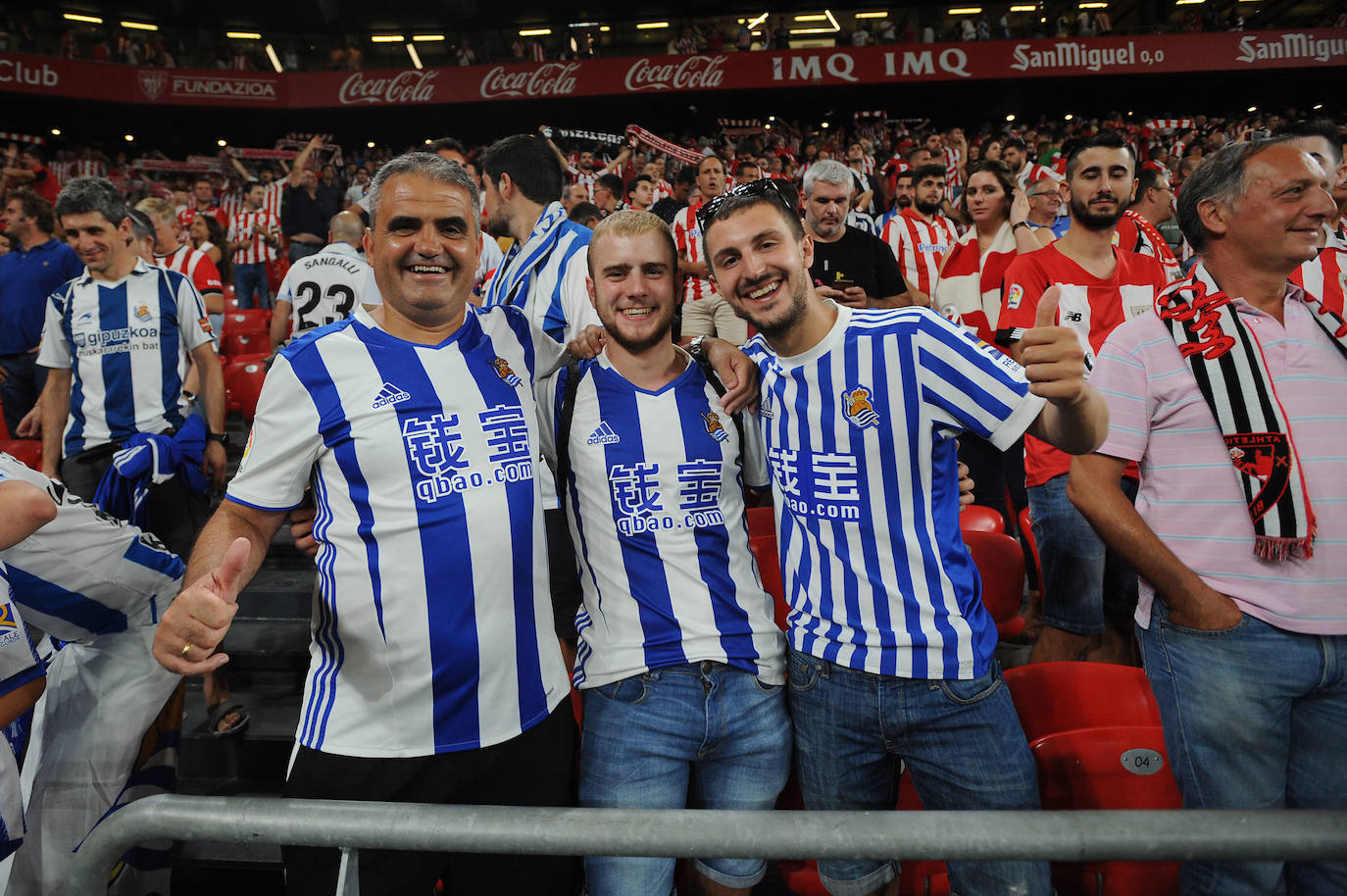 Fotos: Buen ambiente entre las aficiones