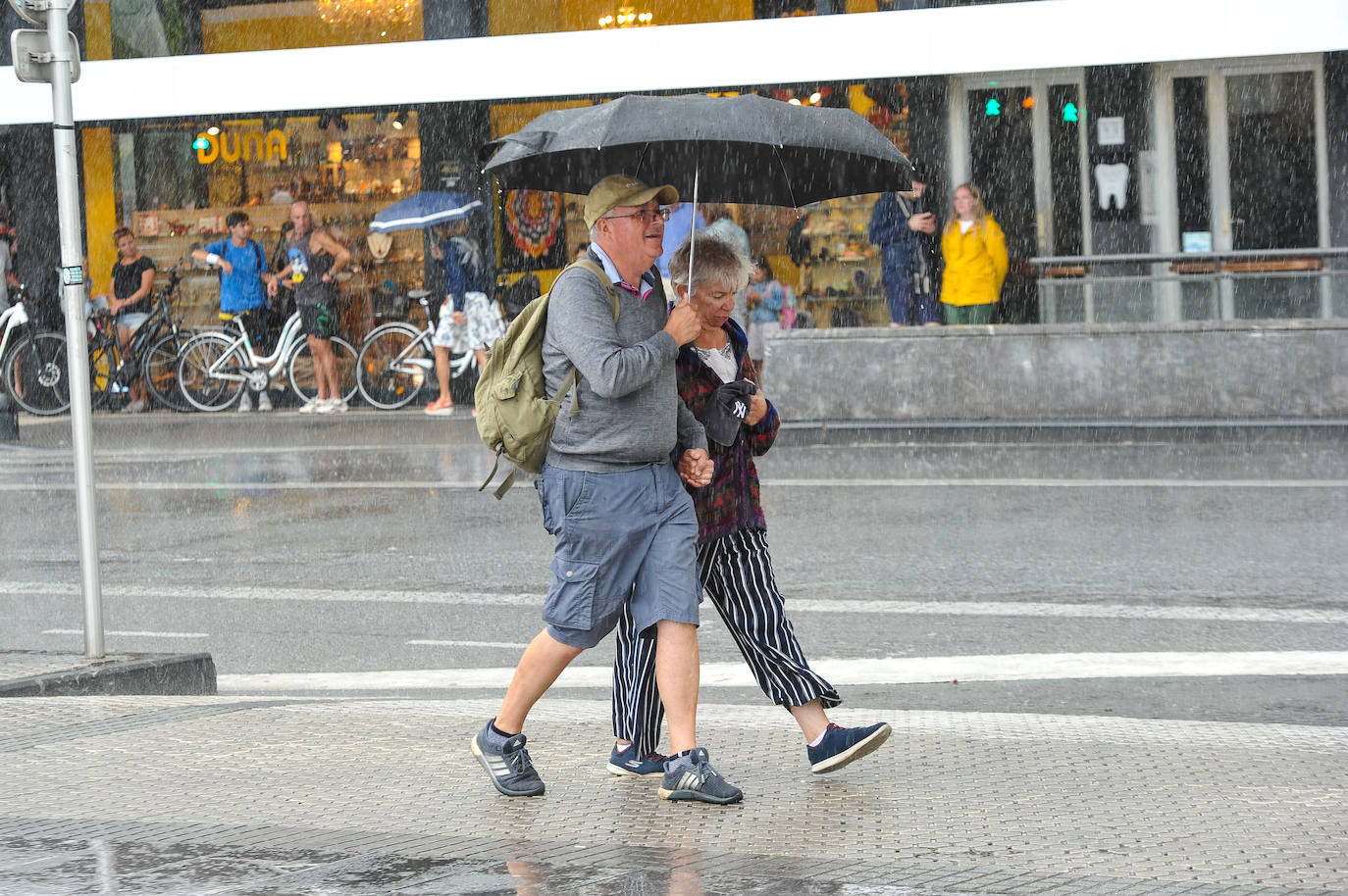 Fotos: Un fuerte chaparrón cae sobre Gipuzkoa