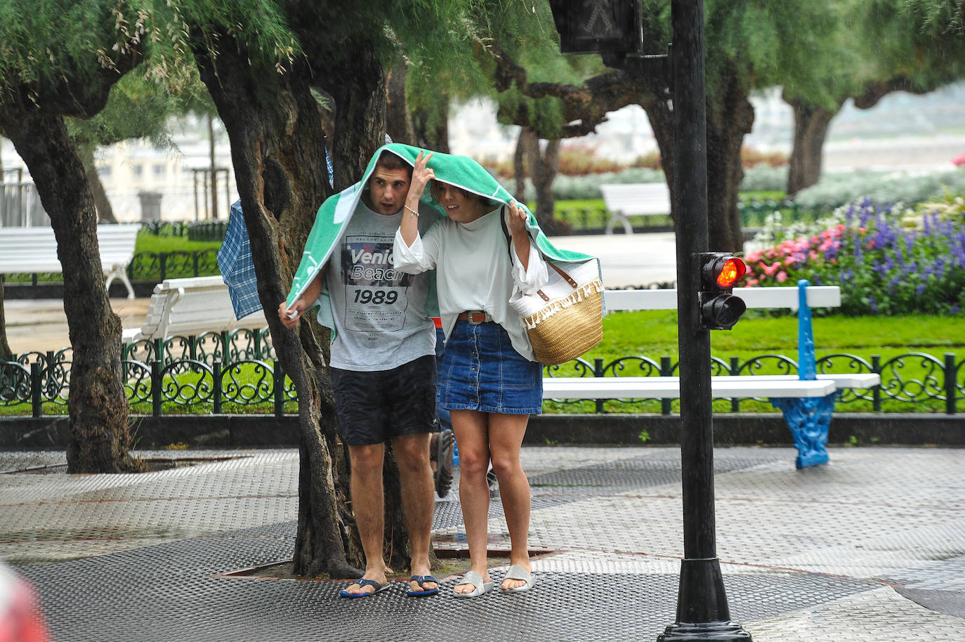 Fotos: Un fuerte chaparrón cae sobre Gipuzkoa
