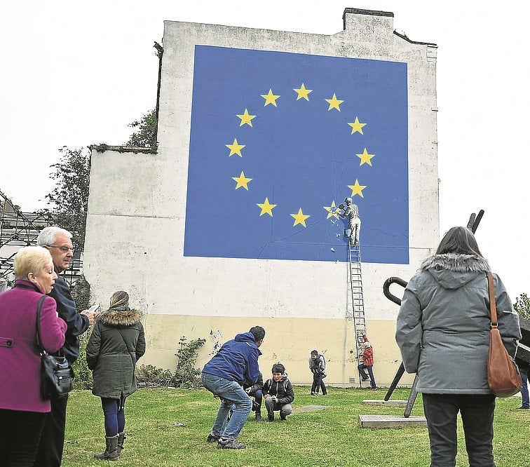 Grafiti antiBrexit en la ciudad inglesa de Dover.