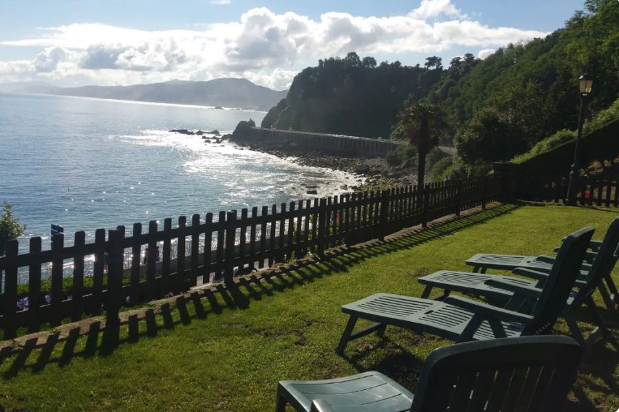 Desde esta villa se divisa el ratón de Getaria 