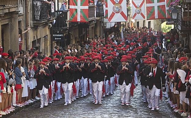 Hondarribia vibra con el Alarde
