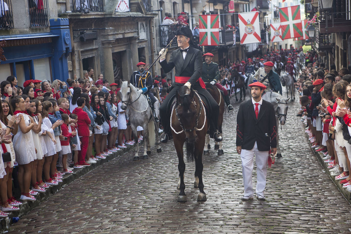 Fotos: Hondarribia se vuelca con el Alarde
