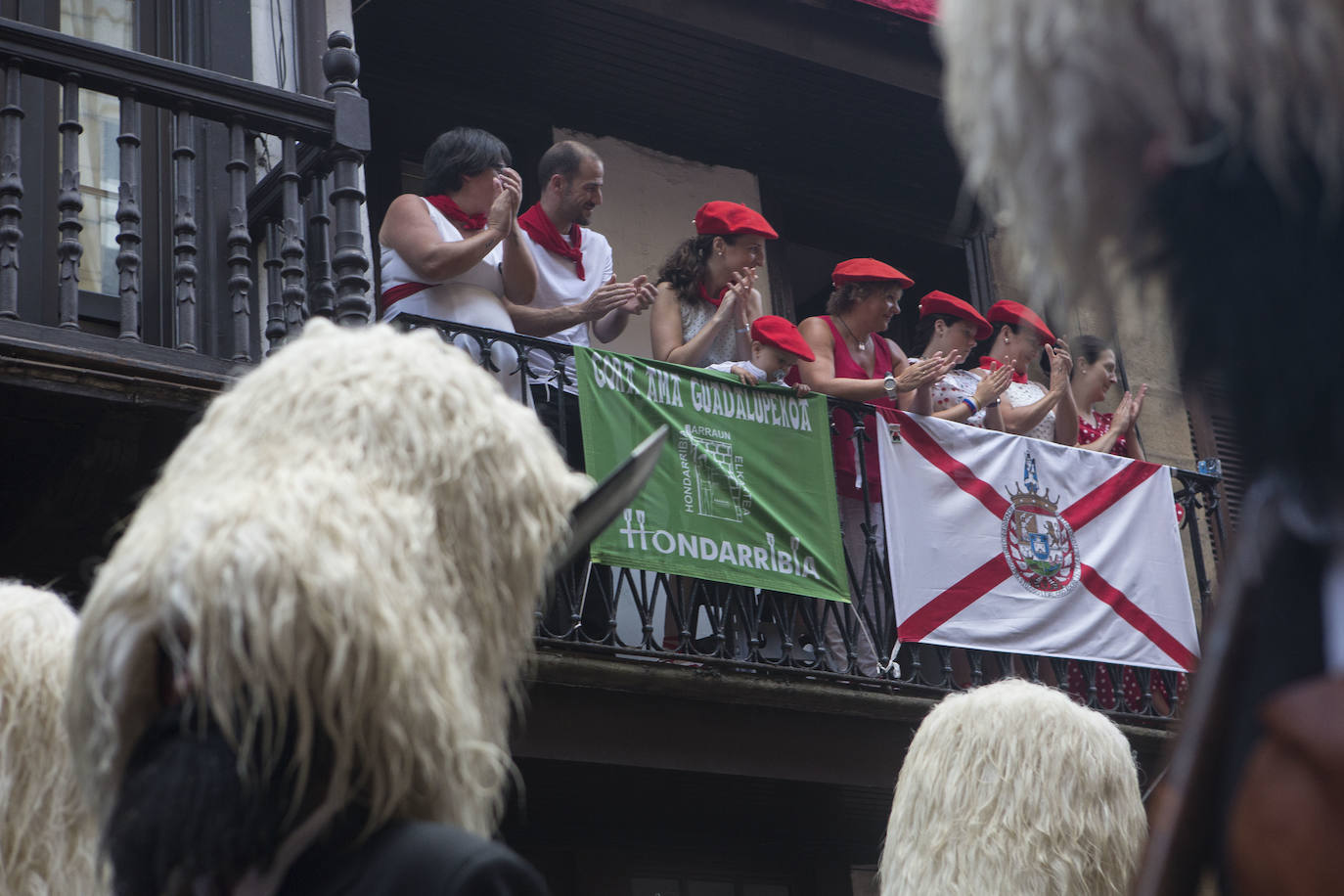 Fotos: Hondarribia se vuelca con el Alarde