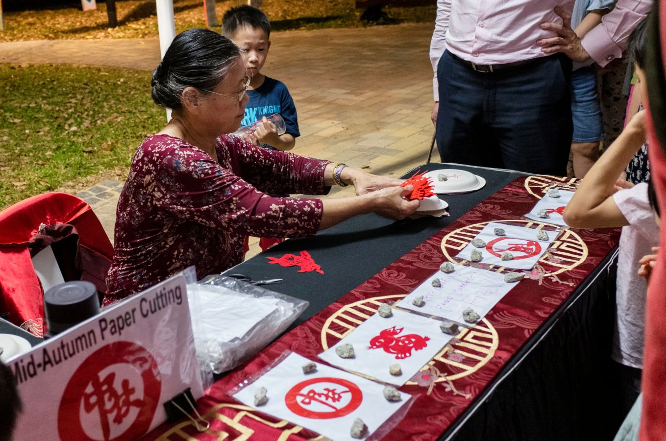 La luz y el color fueron los protagonistas durante la celebración del Festival Medio Otoño en el Jurong Lake Gardens.
