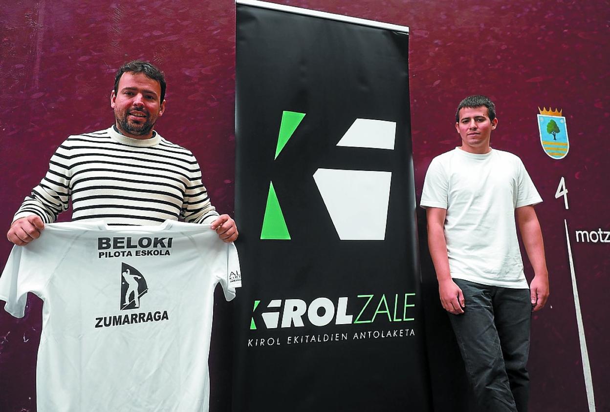 Kirolzale. Iñigo Viana y Josu Viana en el frontón Beloki.