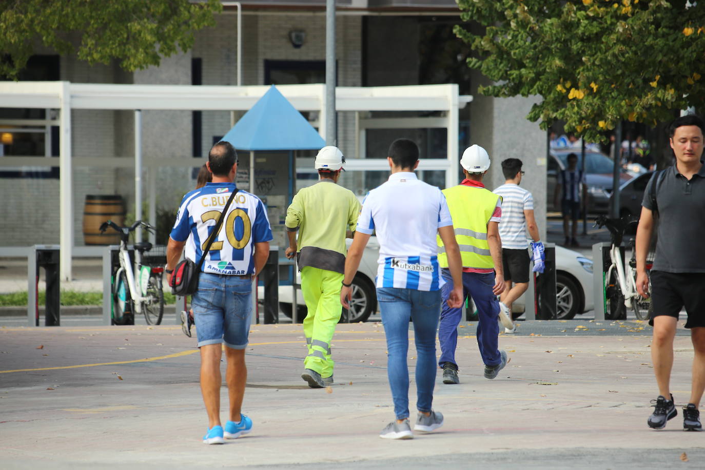 Expectación entre los aficionados de la Real Sociedad por conocer y estrenar el nuevo Reale Arena
