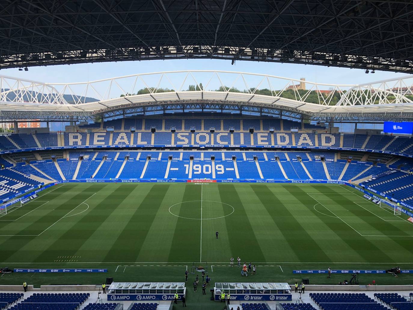 Expectación entre los aficionados de la Real Sociedad por conocer y estrenar el nuevo Reale Arena
