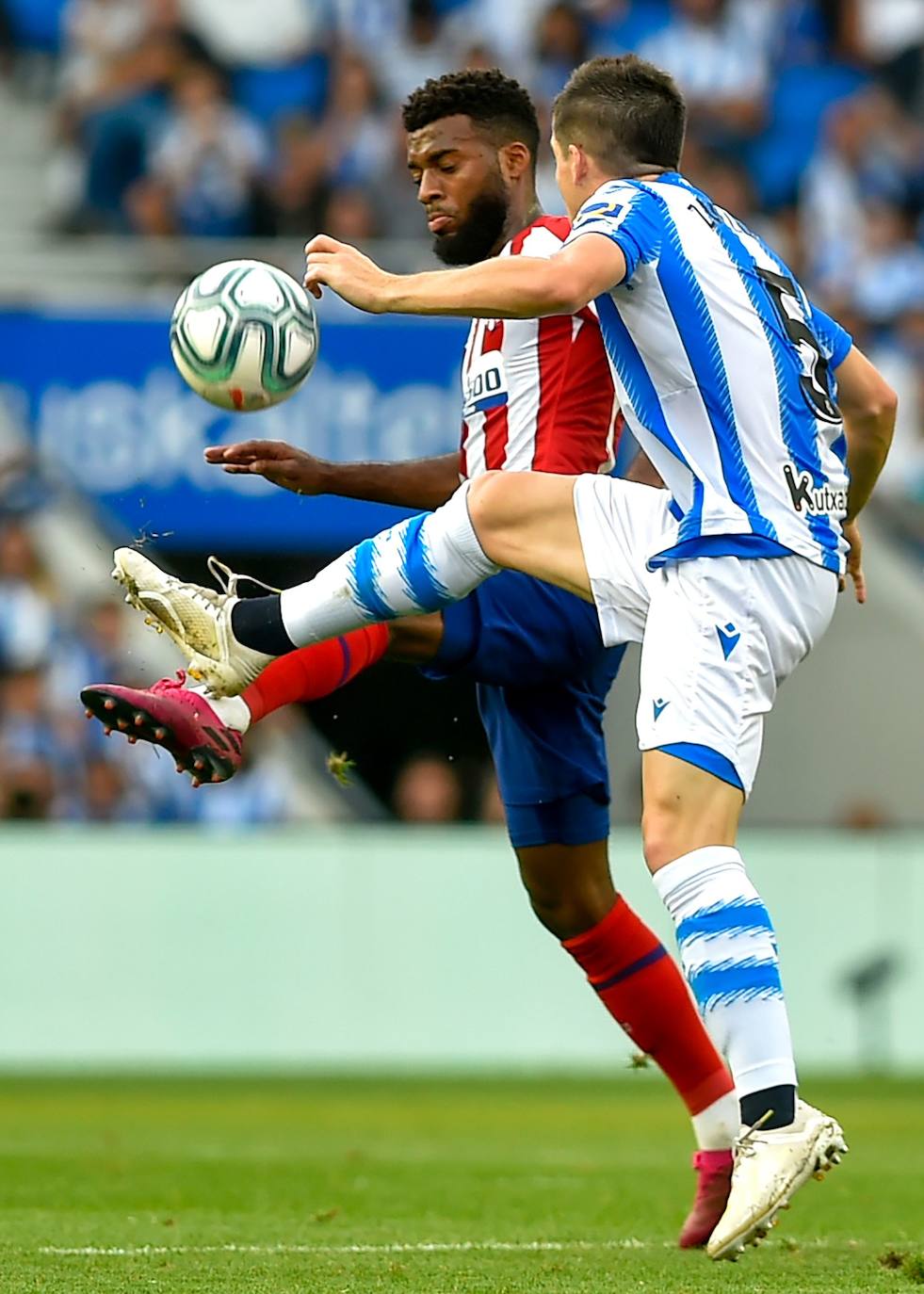 Gran ambiente en el estreno de la Real esta temporada en Anoeta
