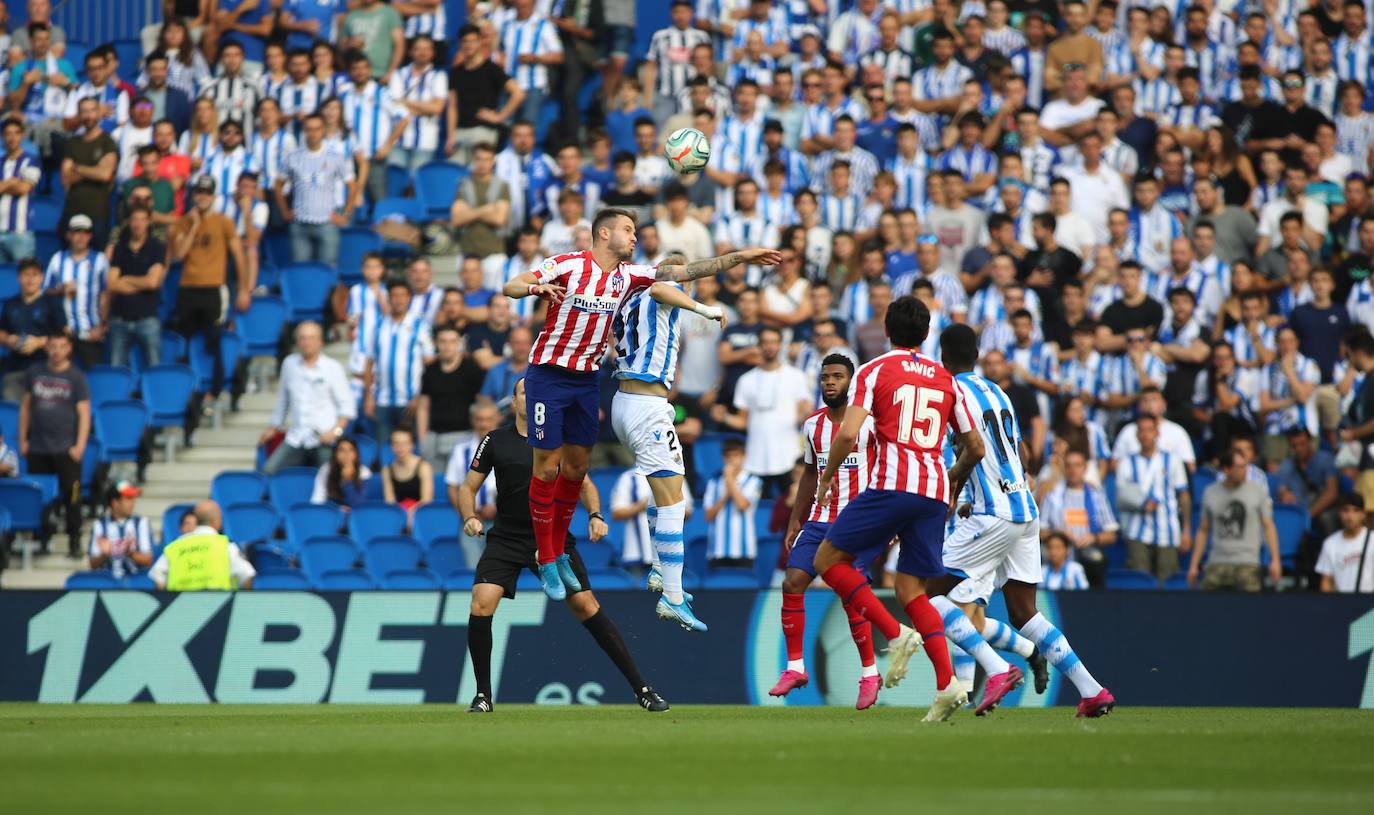 Gran ambiente en el estreno de la Real esta temporada en Anoeta
