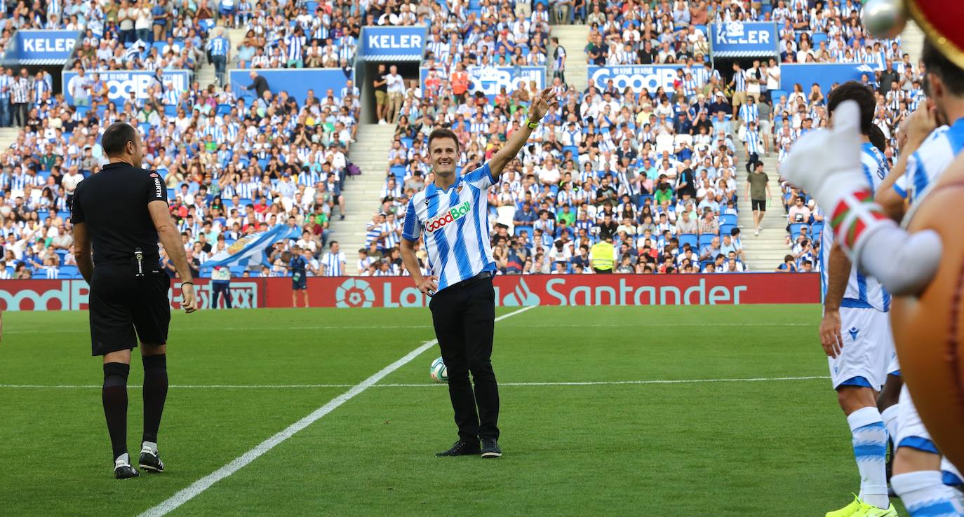 Gran ambiente en el estreno de la Real esta temporada en Anoeta