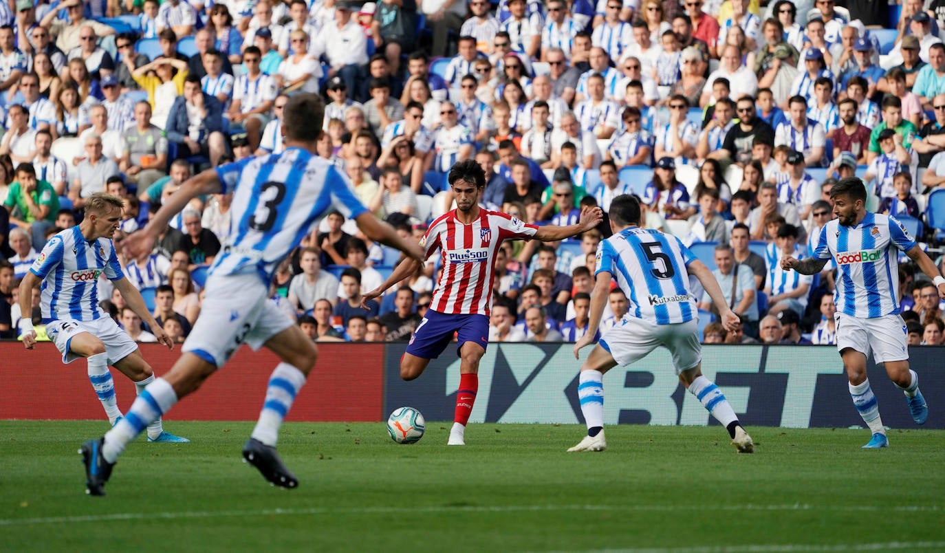 Gran ambiente en el estreno de la Real esta temporada en Anoeta