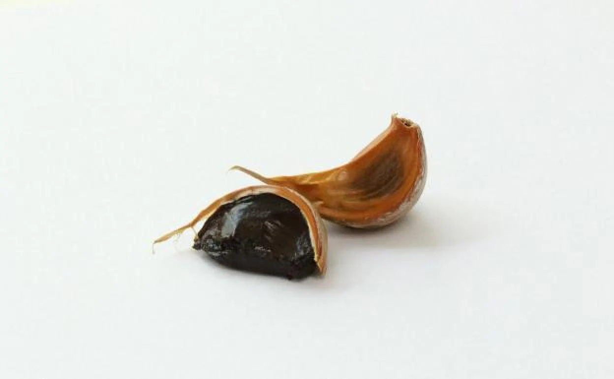 El ajo negro se emplea en numerosas recetas. 