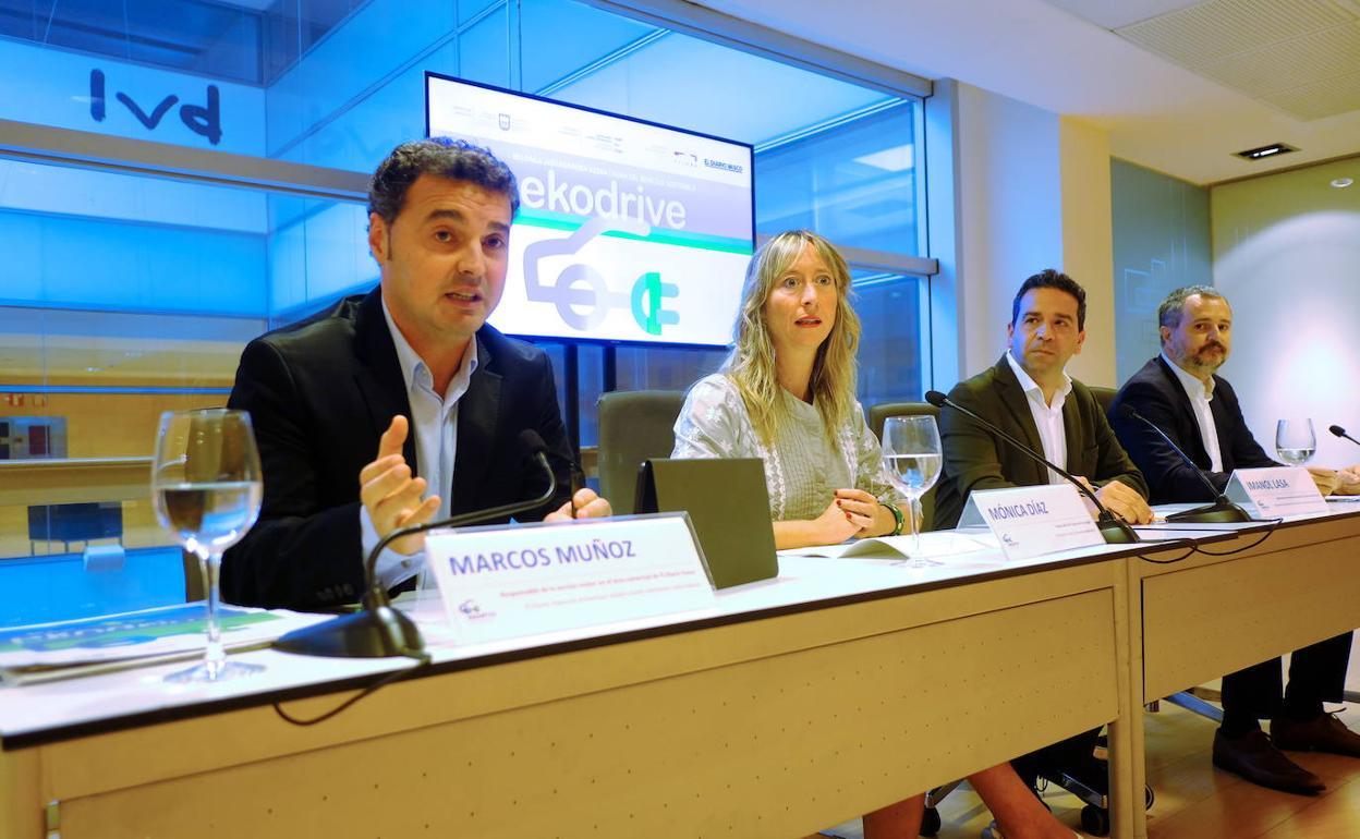 Marcos Muñoz, Mónica Díaz, Imanol Lasa y Ander Sarratea presentaron Ekodrive en Ficoba. 