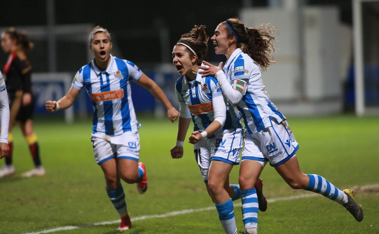 Nahikari abraza a Cardona. 