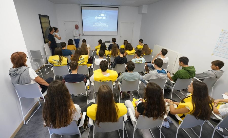 Los jóvenes guipuzcoanos han visitados diversas empresas industriales del territorio. 