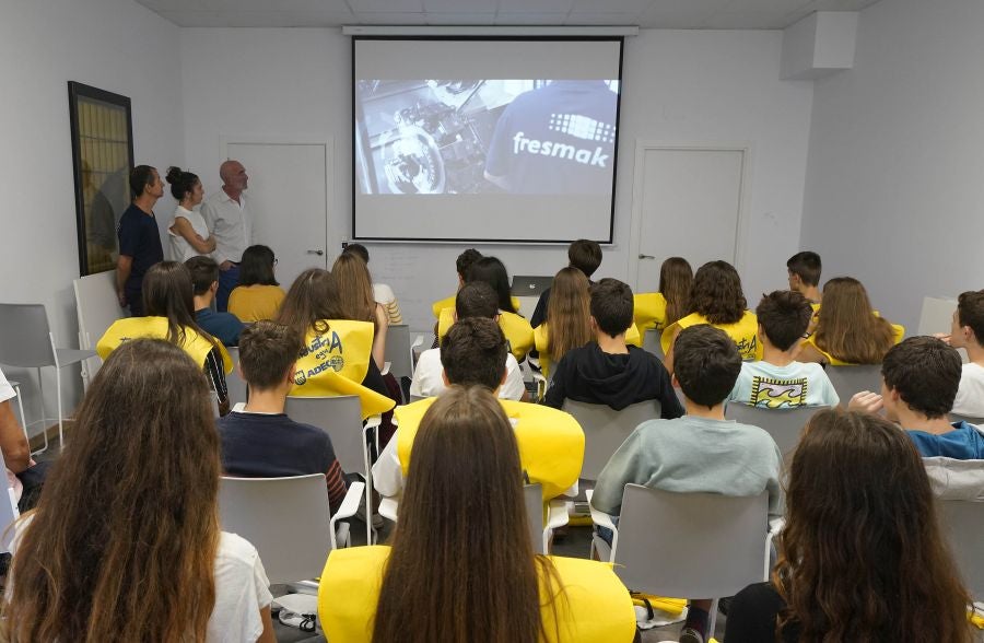 Los jóvenes guipuzcoanos han visitados diversas empresas industriales del territorio. 