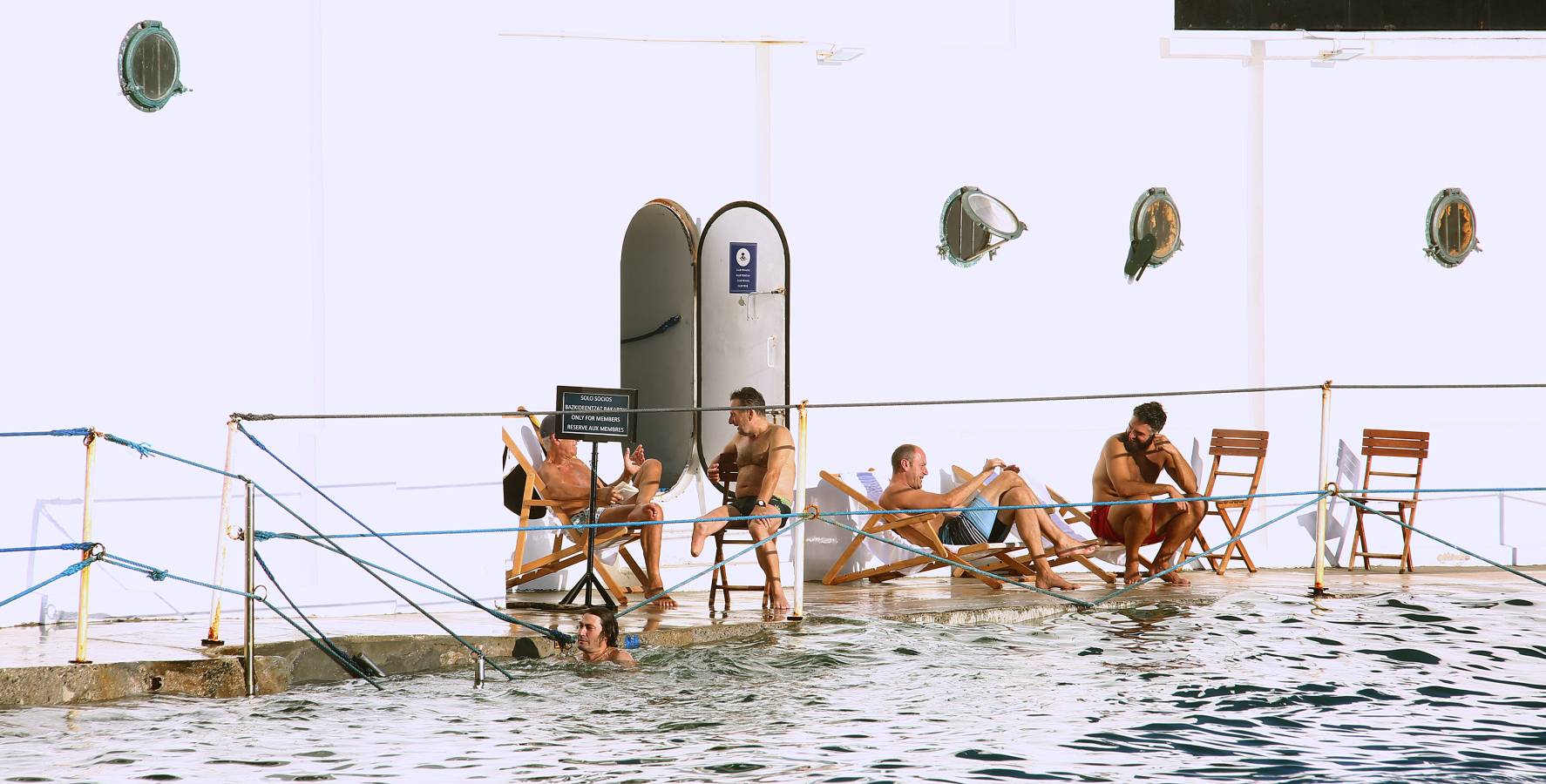 Las condiciones se dejaron sentir en todo el litoral guipuzcoano, y en San Sebastián, como siempre, dejaron momentos espectaculares.