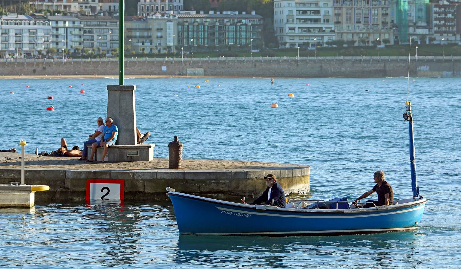 Las condiciones se dejaron sentir en todo el litoral guipuzcoano, y en San Sebastián, como siempre, dejaron momentos espectaculares.