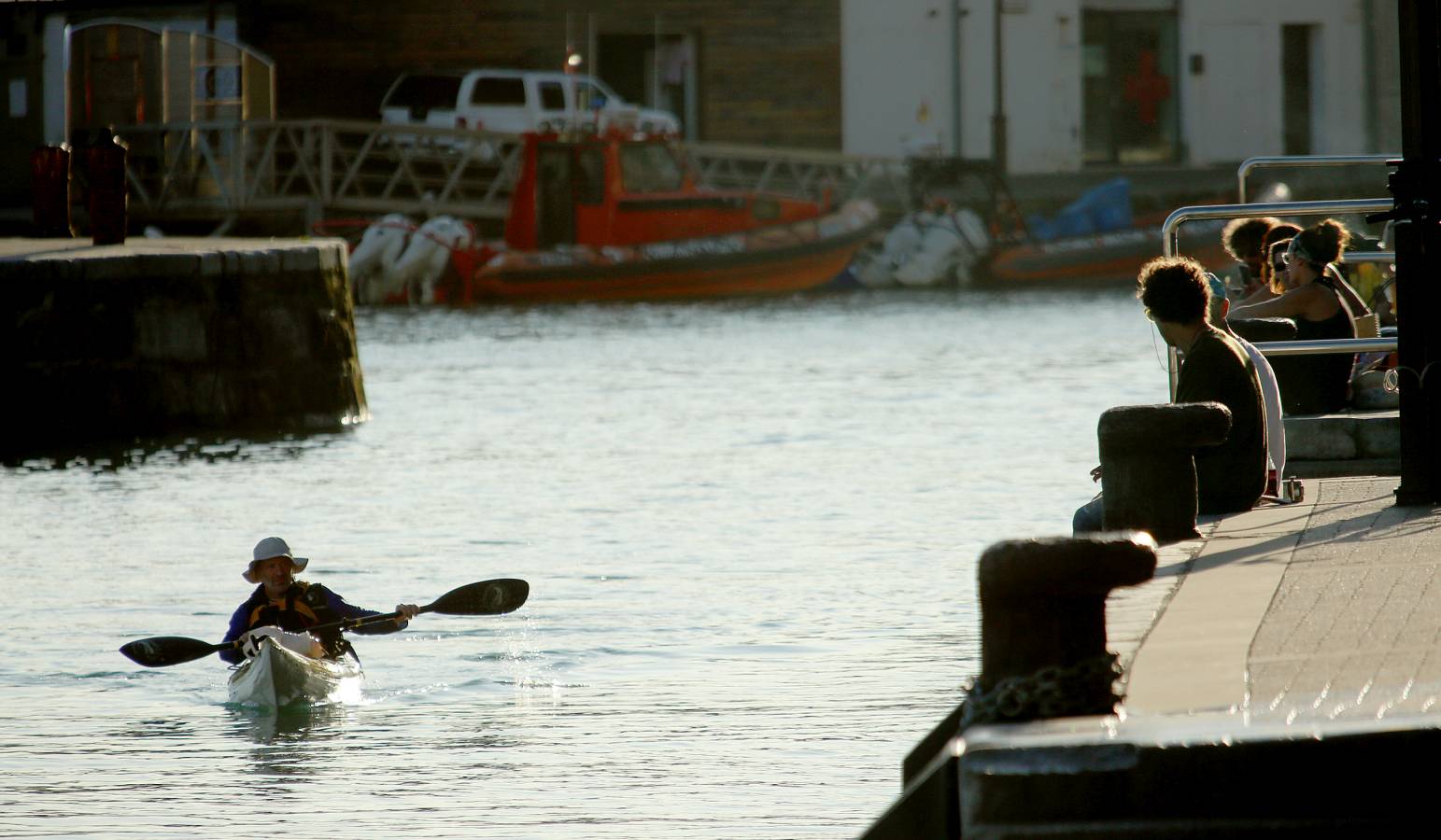 Las condiciones se dejaron sentir en todo el litoral guipuzcoano, y en San Sebastián, como siempre, dejaron momentos espectaculares.
