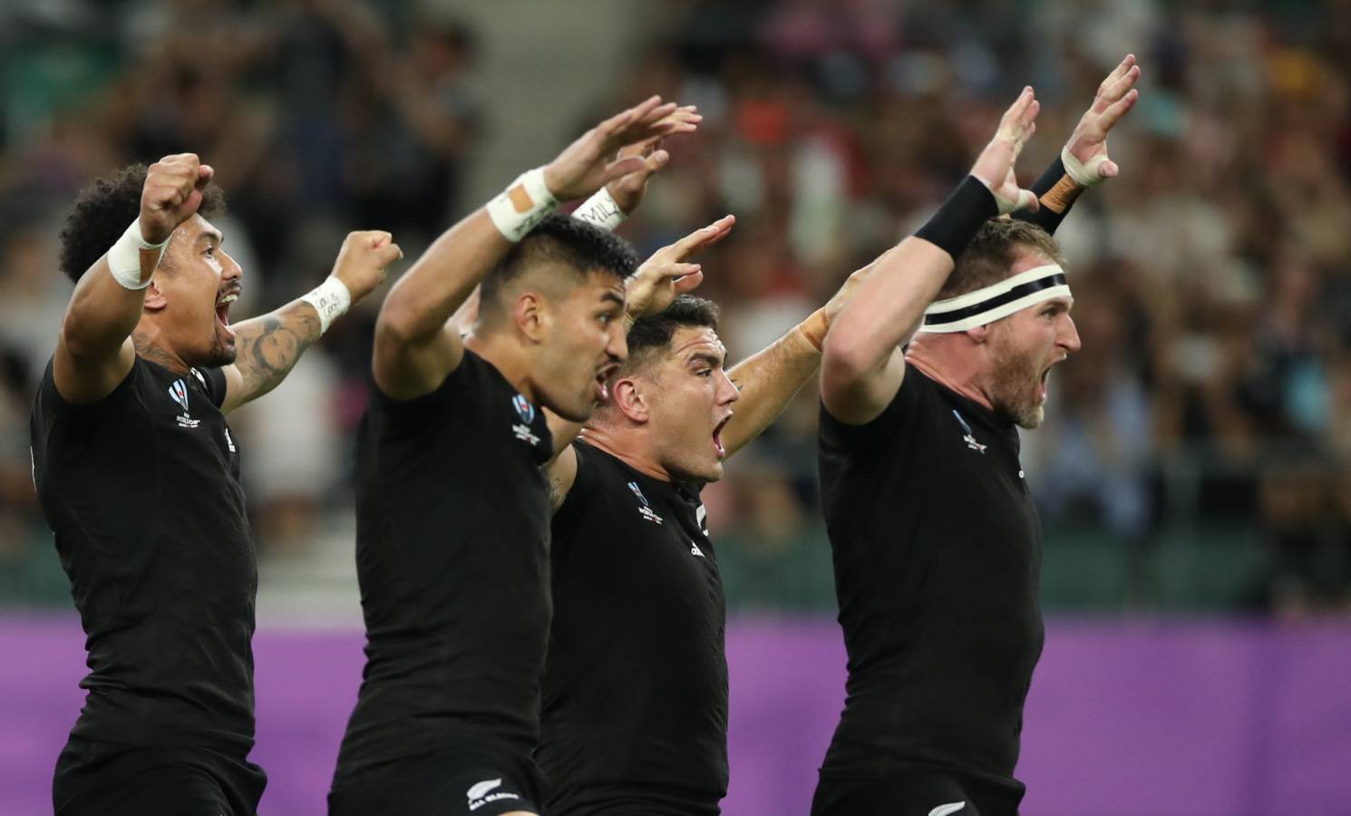 La selección de rugby de Nueva Zelanda ofrece en cada partido su espectáculo. La haka maravilla. 