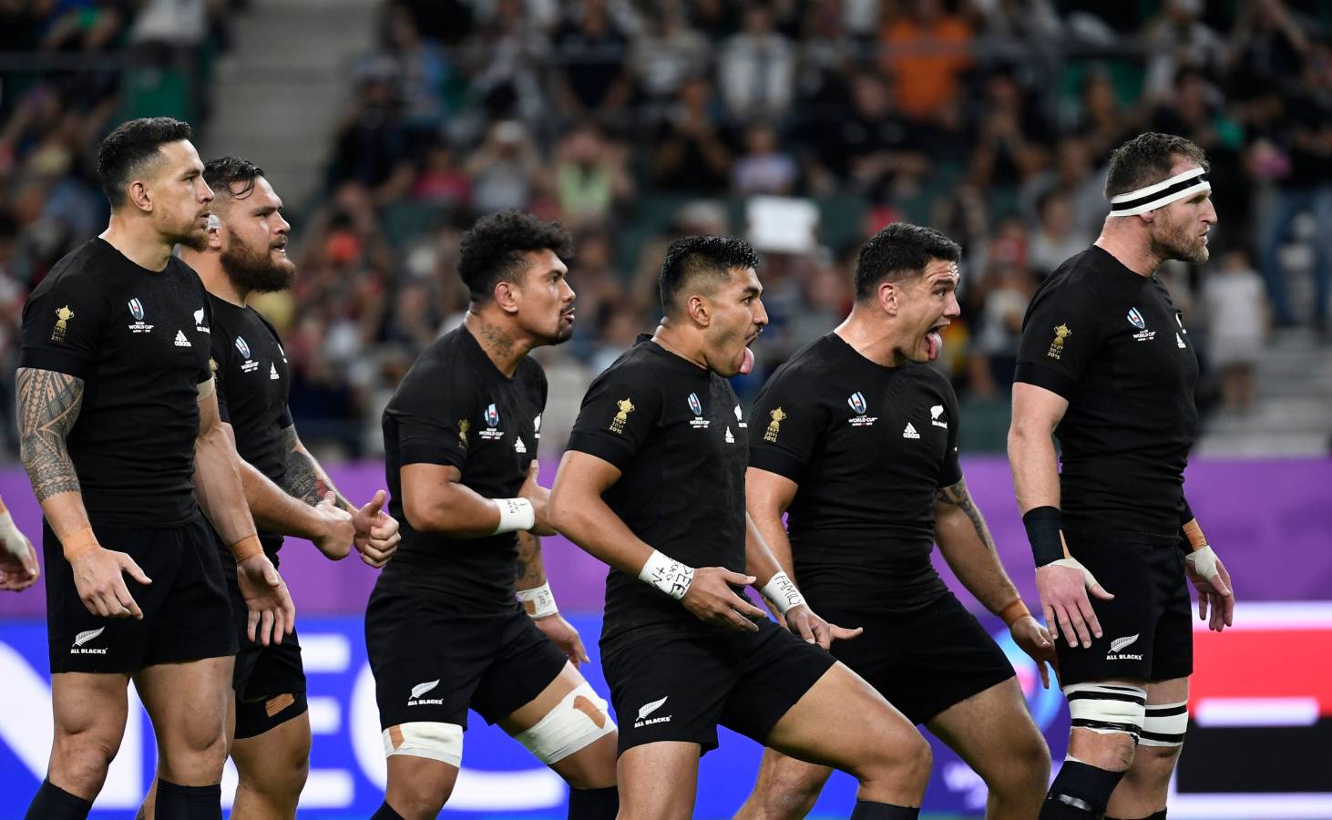 La selección de rugby de Nueva Zelanda ofrece en cada partido su espectáculo. La haka maravilla. 