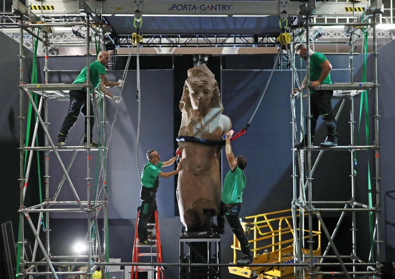 La exposición 'Tutankamón: tesoros del faraón dorado' viaja de París a Londres. La muestra se abrirá el 2 de noviembre en la galería Saatchi de Londres