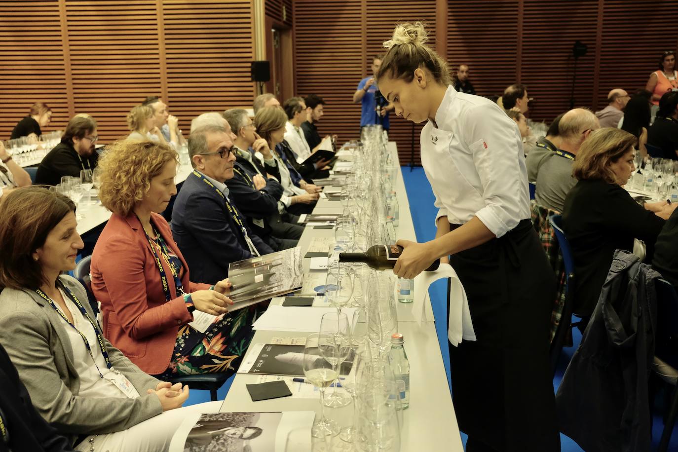 La influencia de Juan Sebastián Elcano en la tradición de la parrilla de Getaria, las palabras de Joan Roca, del tres estrellas Michelin El Celler de Can Roca (Girona), los hongos marinos descubiertos por el triestrellado Ángel León (Aponiente) o la reinvención de la tradición colombiana a cargo de Leonor Espinosa han destacado este martes en la segunda jornada de San Sebastian Gastronomika