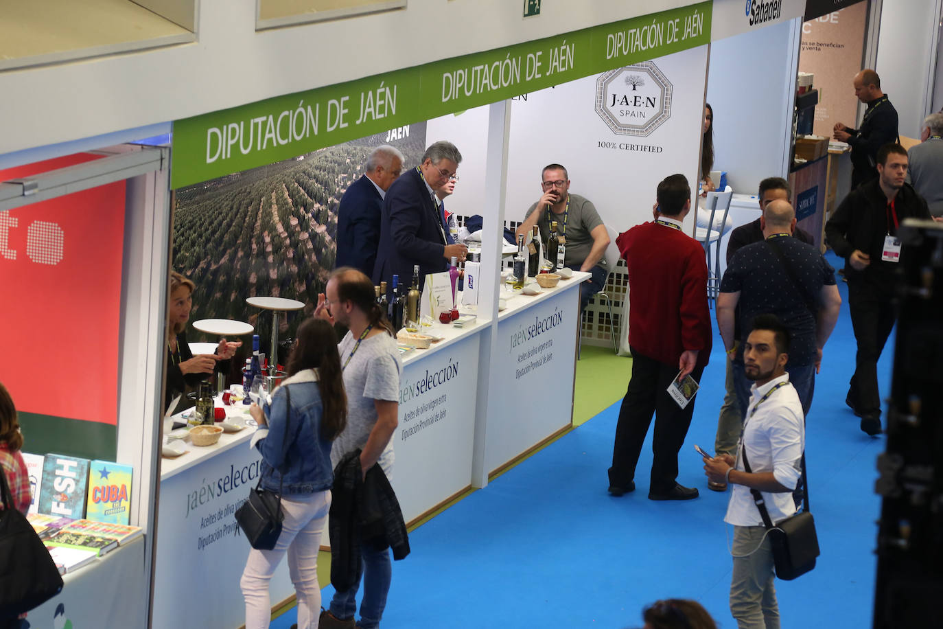 La influencia de Juan Sebastián Elcano en la tradición de la parrilla de Getaria, las palabras de Joan Roca, del tres estrellas Michelin El Celler de Can Roca (Girona), los hongos marinos descubiertos por el triestrellado Ángel León (Aponiente) o la reinvención de la tradición colombiana a cargo de Leonor Espinosa han destacado este martes en la segunda jornada de San Sebastian Gastronomika