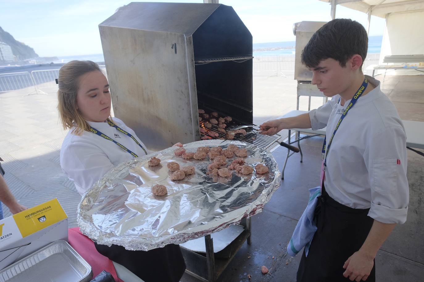 La influencia de Juan Sebastián Elcano en la tradición de la parrilla de Getaria, las palabras de Joan Roca, del tres estrellas Michelin El Celler de Can Roca (Girona), los hongos marinos descubiertos por el triestrellado Ángel León (Aponiente) o la reinvención de la tradición colombiana a cargo de Leonor Espinosa han destacado este martes en la segunda jornada de San Sebastian Gastronomika