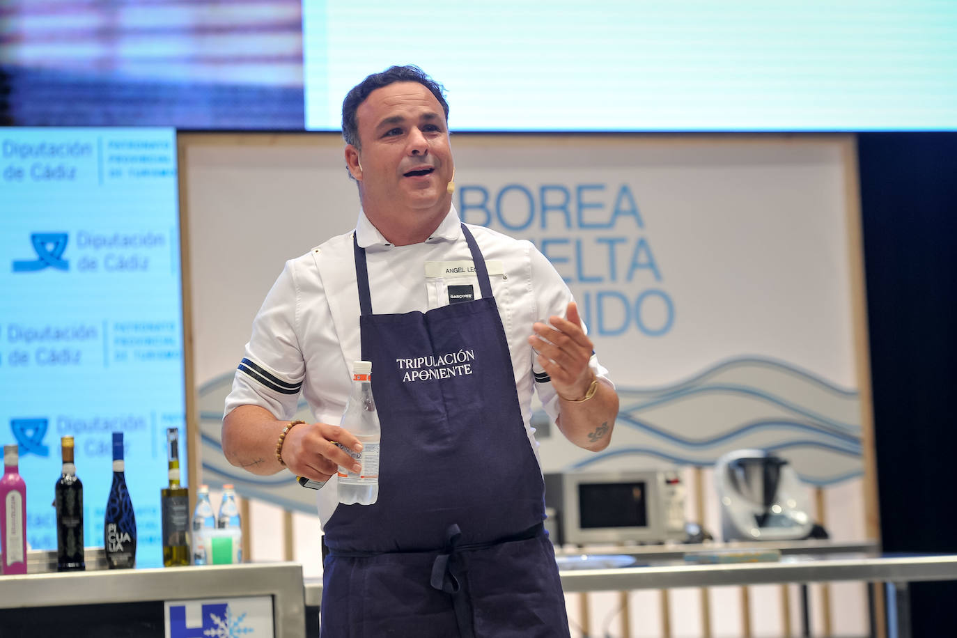 La influencia de Juan Sebastián Elcano en la tradición de la parrilla de Getaria, las palabras de Joan Roca, del tres estrellas Michelin El Celler de Can Roca (Girona), los hongos marinos descubiertos por el triestrellado Ángel León (Aponiente) o la reinvención de la tradición colombiana a cargo de Leonor Espinosa han destacado este martes en la segunda jornada de San Sebastian Gastronomika