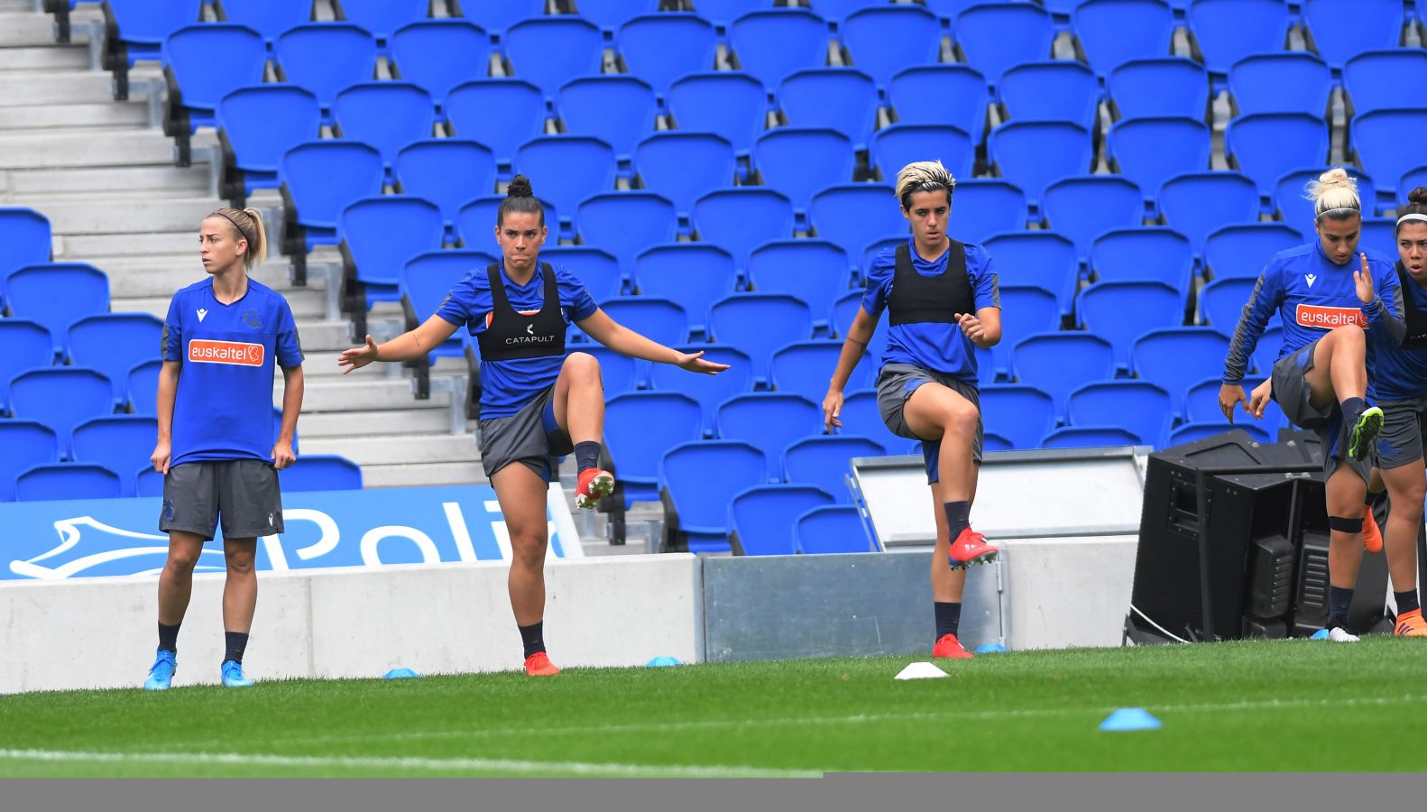Las de Gonzalo Arconada se han ejercitado en el estadio en la última sesión preparatoria del derbi del domingo ante el Athletic