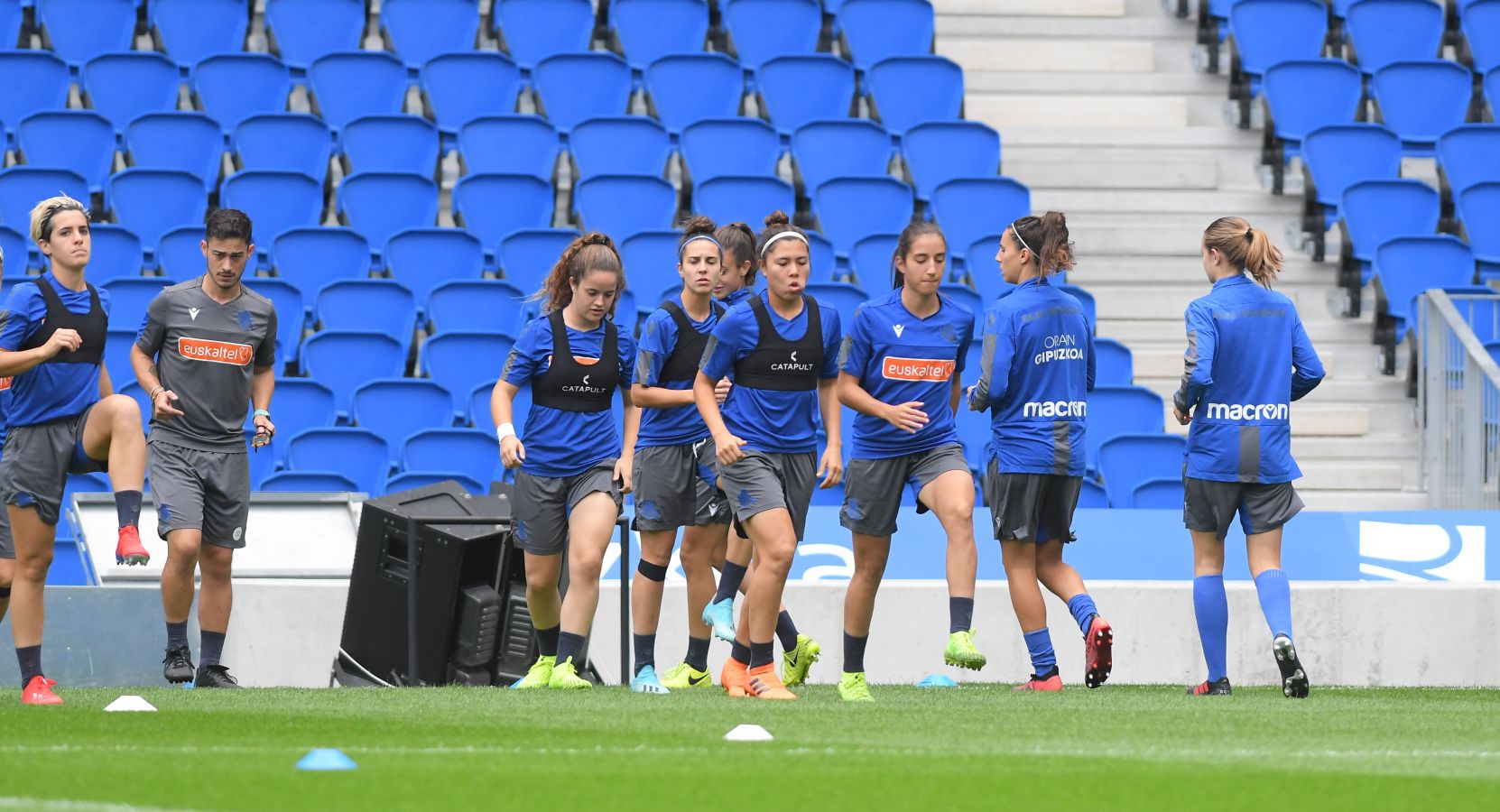 Las de Gonzalo Arconada se han ejercitado en el estadio en la última sesión preparatoria del derbi del domingo ante el Athletic