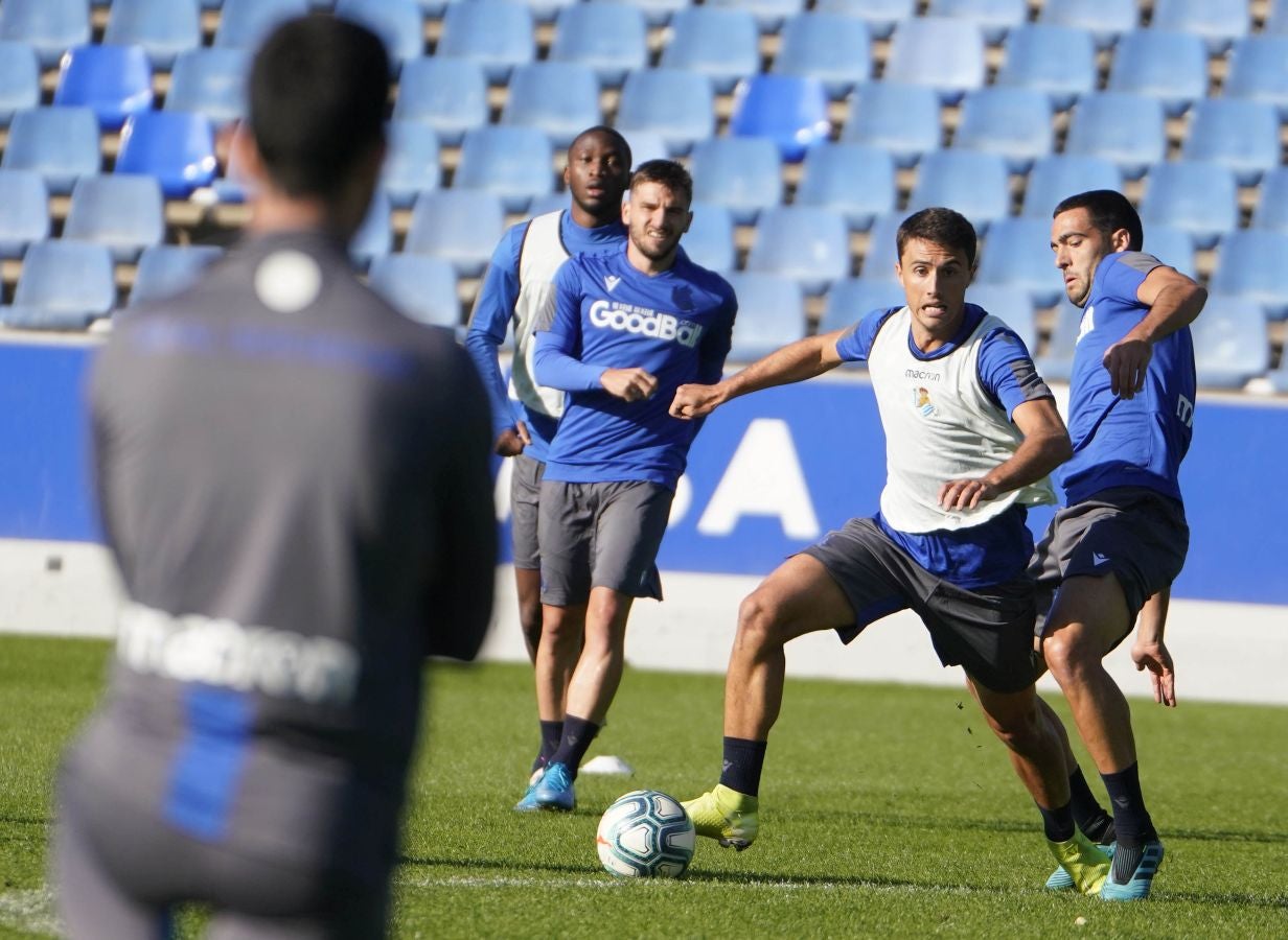 Fotos: Los más pequeños disfrutan viendo el entrenamiento de la Real en Zubieta