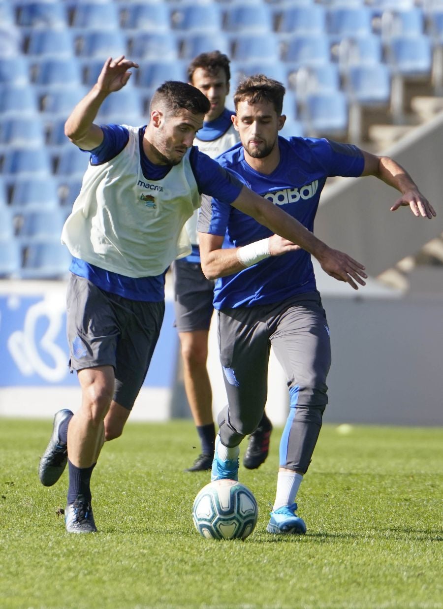 Fotos: Los más pequeños disfrutan viendo el entrenamiento de la Real en Zubieta