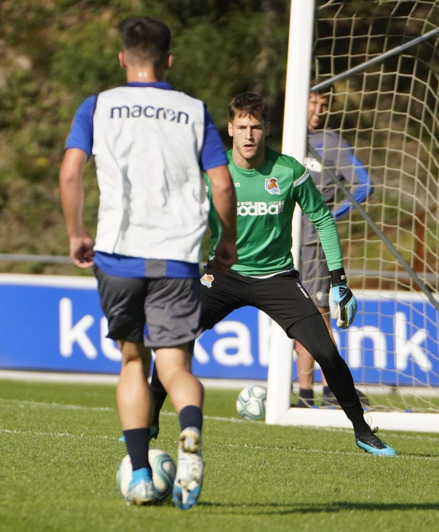 Fotos: Los más pequeños disfrutan viendo el entrenamiento de la Real en Zubieta