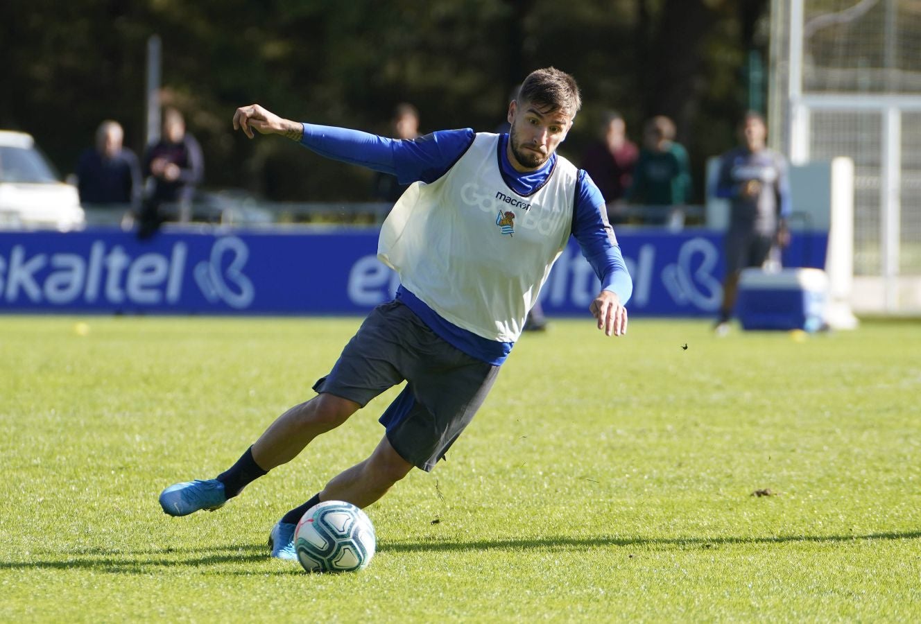 Fotos: Los más pequeños disfrutan viendo el entrenamiento de la Real en Zubieta