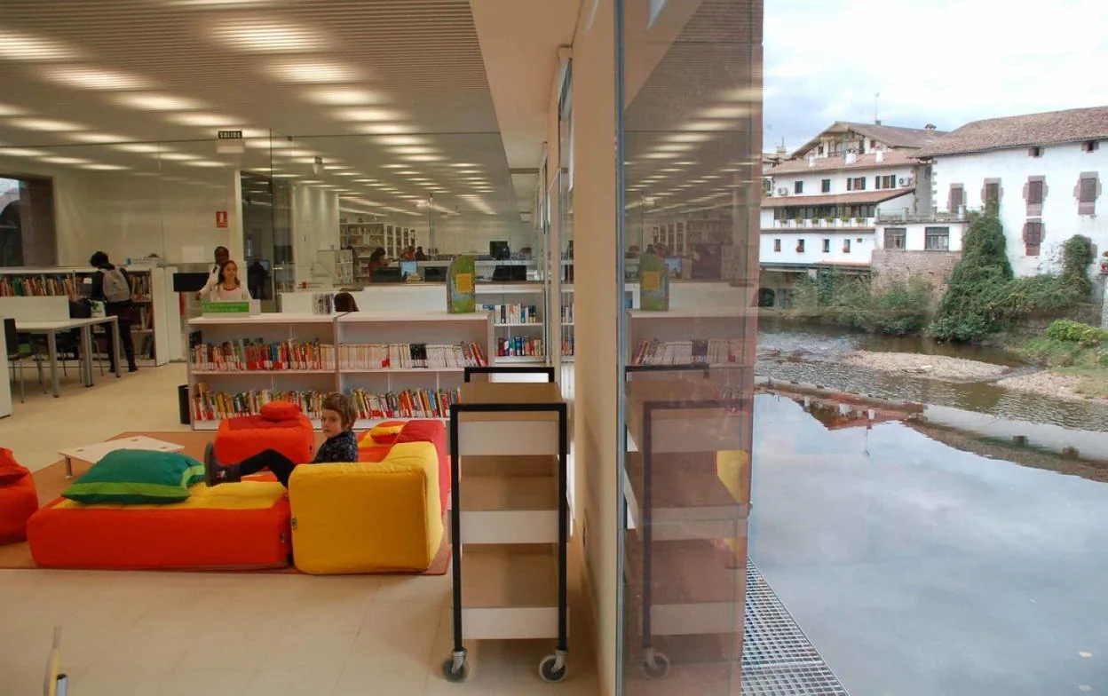 Biblioteca de Baztan situada en Elizondo donde se celebrarán los talleres. 