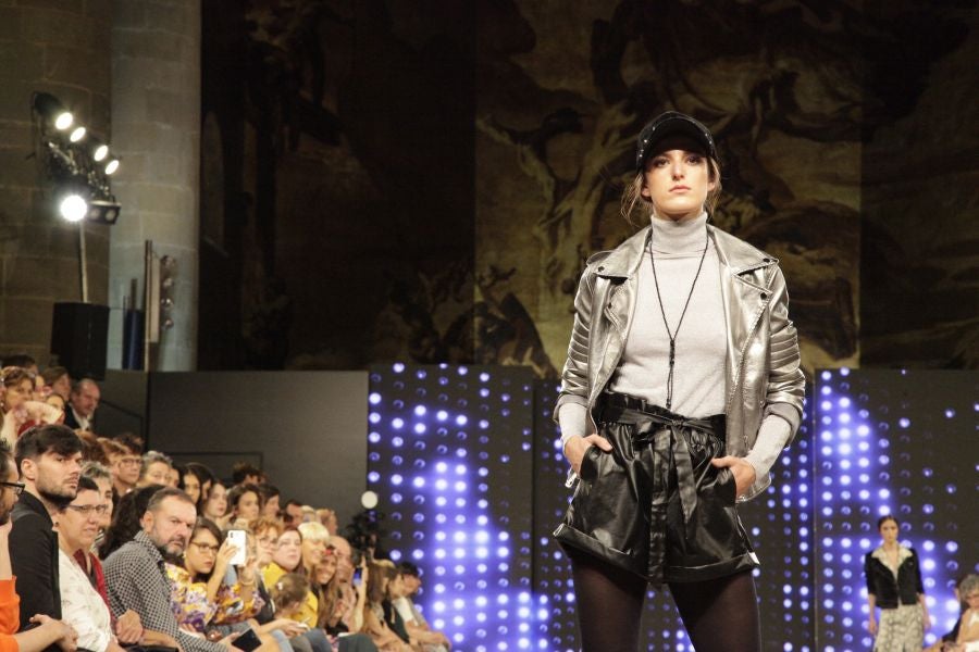 Mosquito Blue, Molupita, O`Farril, La Romantique, Telarista Urbana, Maider Alzaga, Luhei, Testone Hojas, Laia Varela, Davidi Dú, Anhelo, Sastrería Aldabaldetreku e Inge Zubeldia han desfilado en la pasarela de San Telmo este sábado 